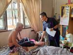 ลงพื้นที่แจกผ้าอ้อมสำหรับผู้ใหญ่