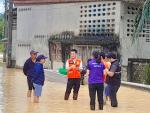 ผู้ว่าราชการจังหวัดชุมพรลงพื้นที่น้ำท่วมอำเภอสวี ตำบลนาโพธิ์